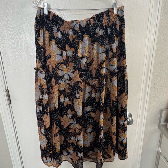 3/$10 Daniel Rainn Bea Skirt - Picture 4 of 7